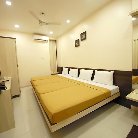 Hotel Madhuri Executive Kolhapur Εξωτερικό φωτογραφία