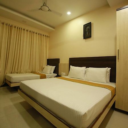 Hotel Madhuri Executive Kolhapur Εξωτερικό φωτογραφία