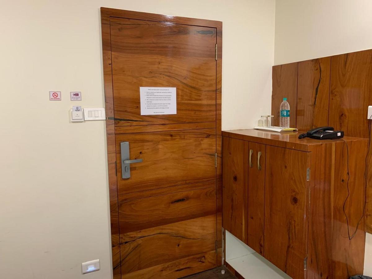Hotel Madhuri Executive Kolhapur Εξωτερικό φωτογραφία