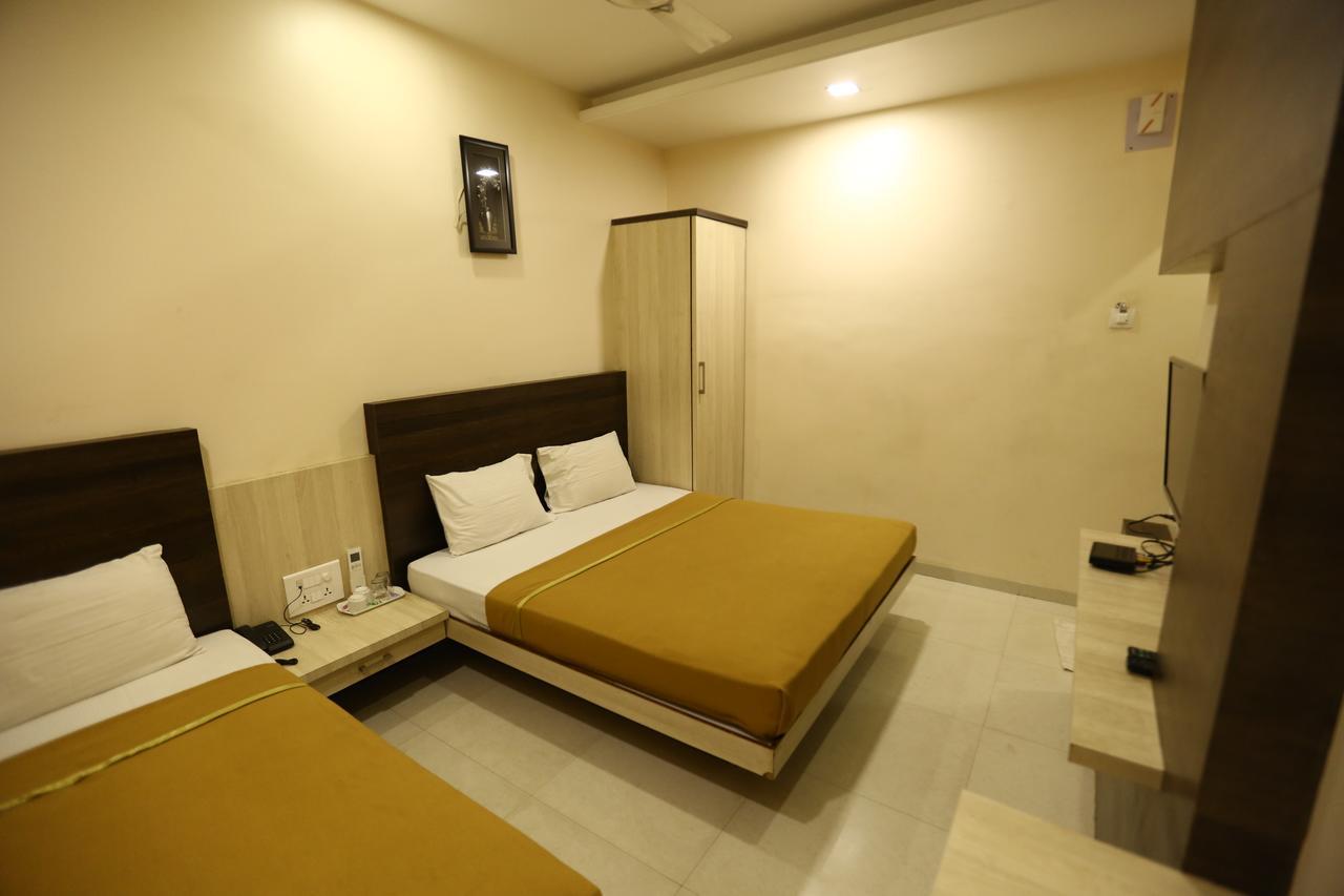 Hotel Madhuri Executive Kolhapur Εξωτερικό φωτογραφία