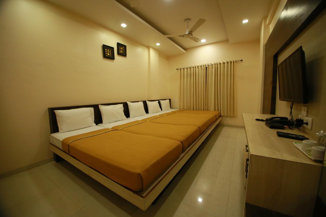 Hotel Madhuri Executive Kolhapur Εξωτερικό φωτογραφία