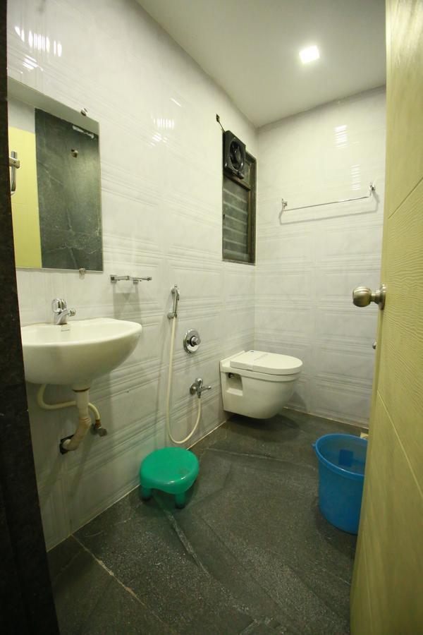 Hotel Madhuri Executive Kolhapur Εξωτερικό φωτογραφία
